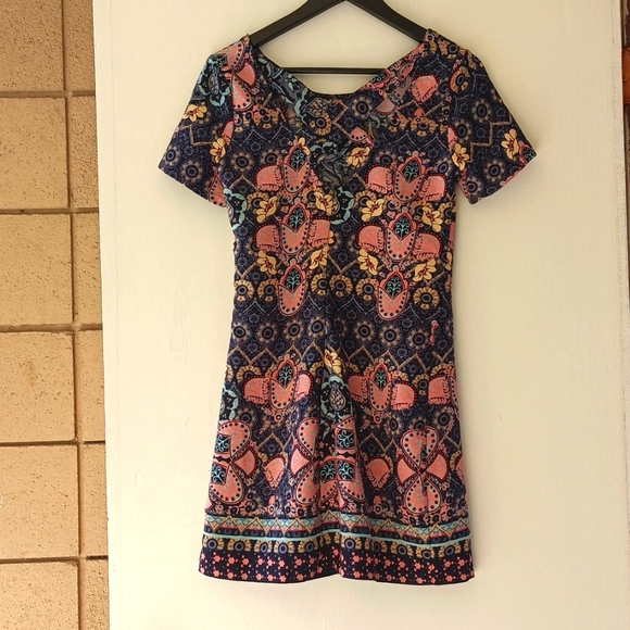Pattern mini dress by Hollister - Picture 2 of 3